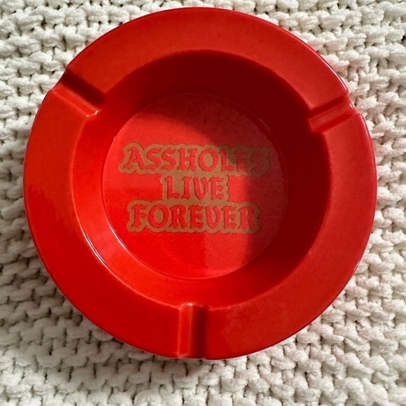 ALF PLASTIC ASHTRAY - Picture 7 of 9